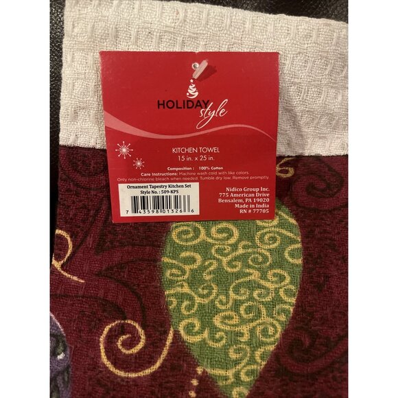 7 ~Christmas Ornament 1~Oven mitts & 1~Kitchen towels & 4~Tapestry& 1Pot holder - Picture 4 of 9